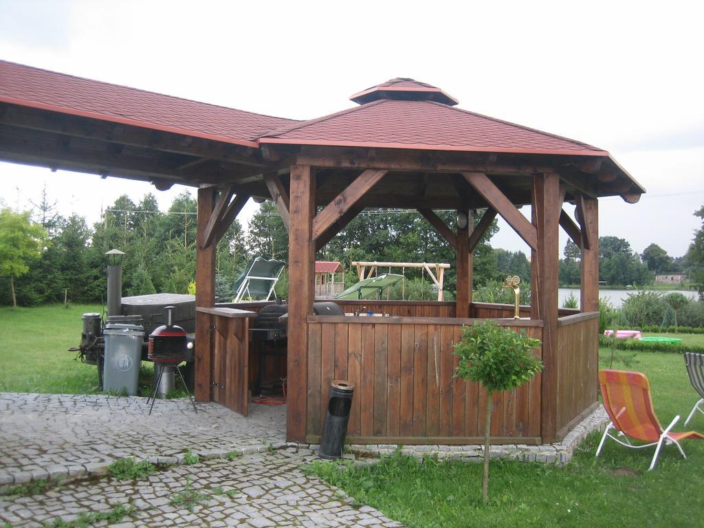 Gosciniec Rycerski Bed & Breakfast Paprotki Dış mekan fotoğraf