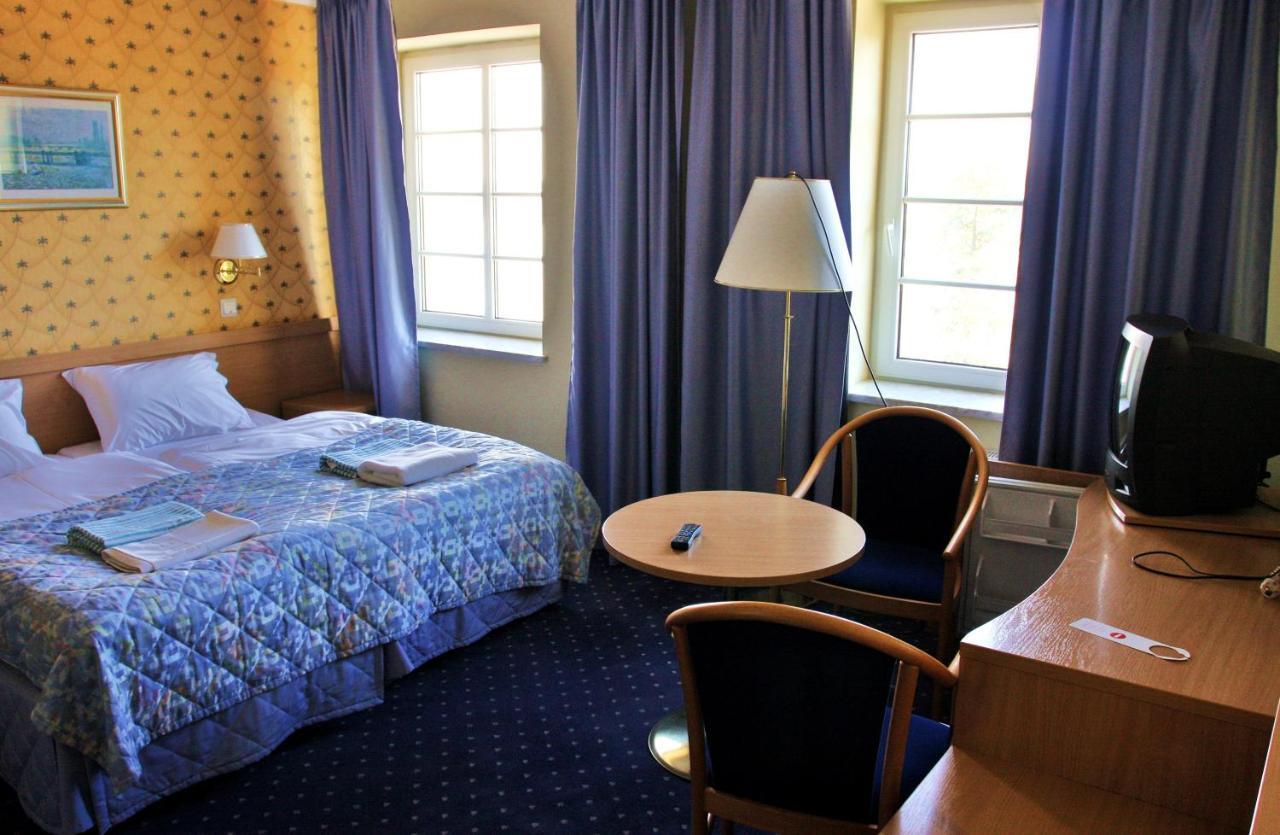 Gosciniec Rycerski Bed & Breakfast Paprotki Oda fotoğraf